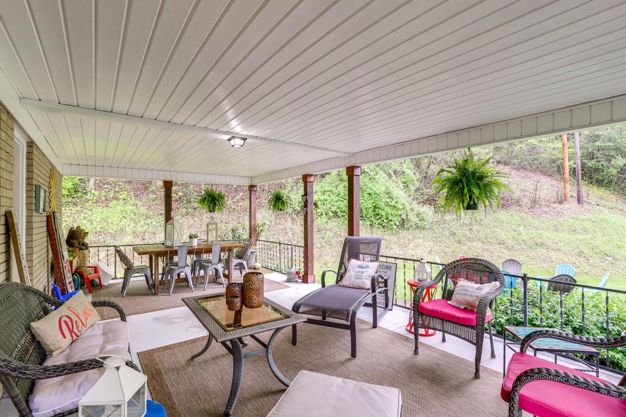 Updated Marshall Home With Fire Pit And Game Room! מראה חיצוני תמונה