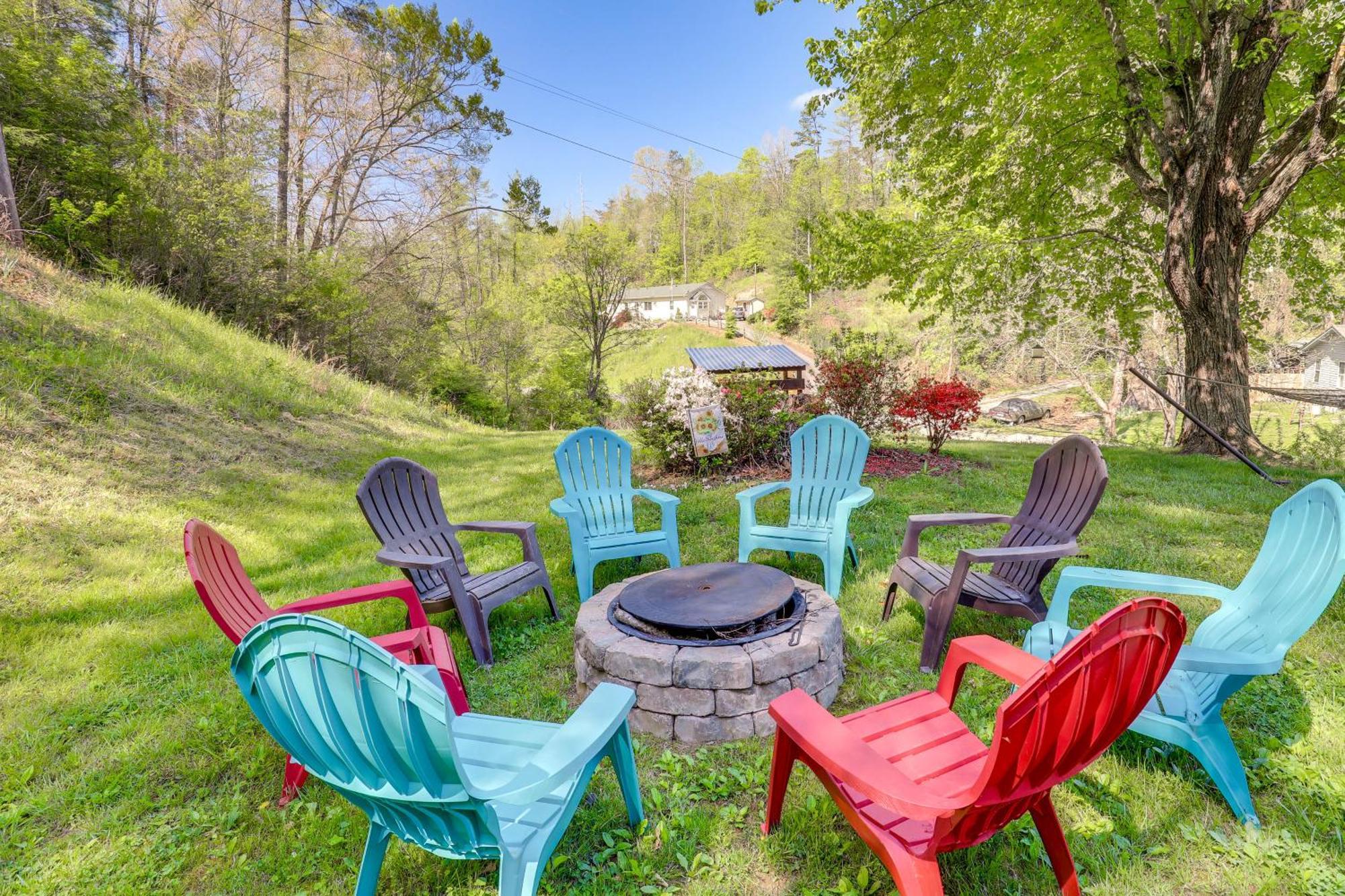 Updated Marshall Home With Fire Pit And Game Room! מראה חיצוני תמונה