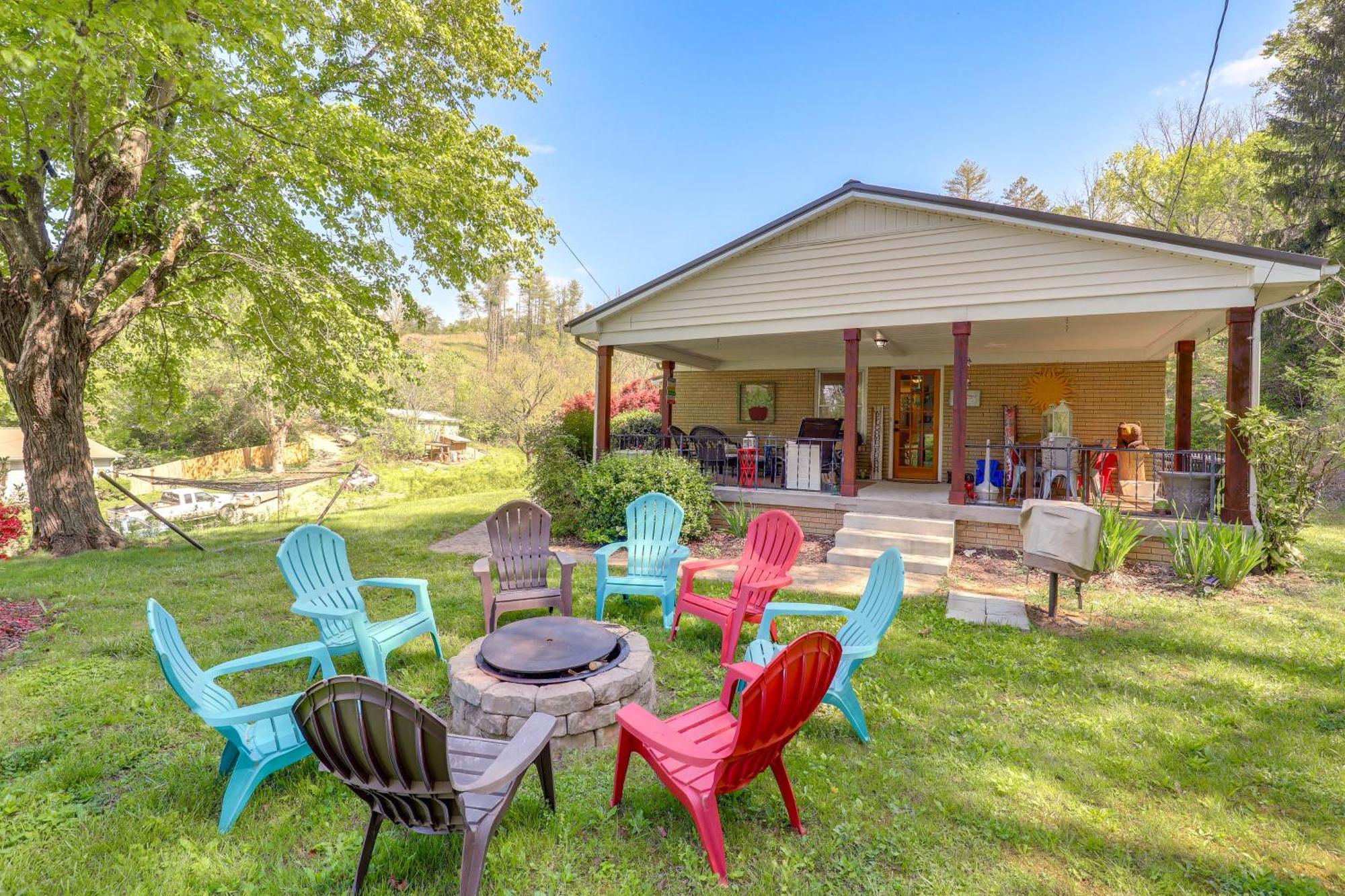Updated Marshall Home With Fire Pit And Game Room! מראה חיצוני תמונה